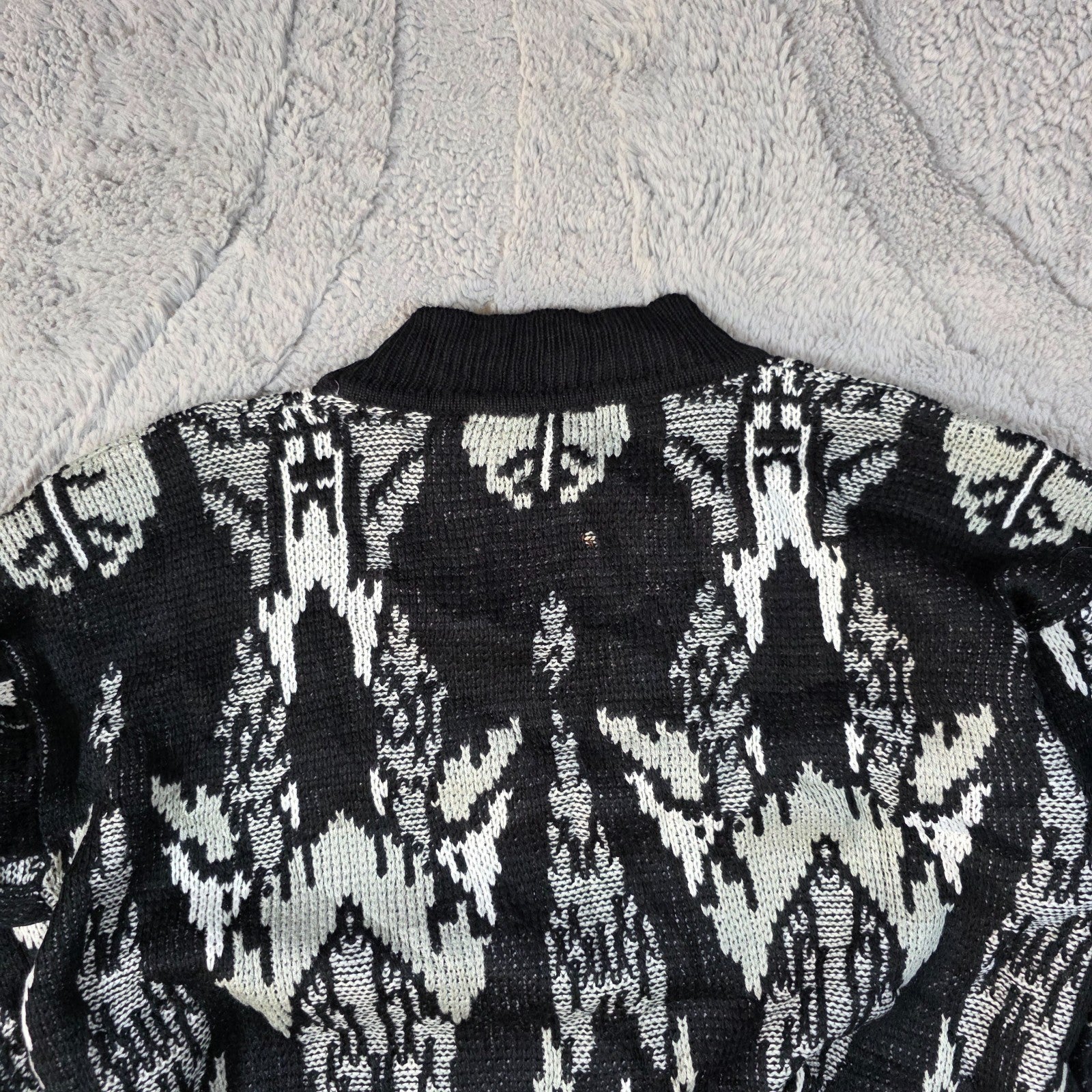 Vintage Abstract Pattern Knit Sweater Men’s Large Black White Retro Pullover