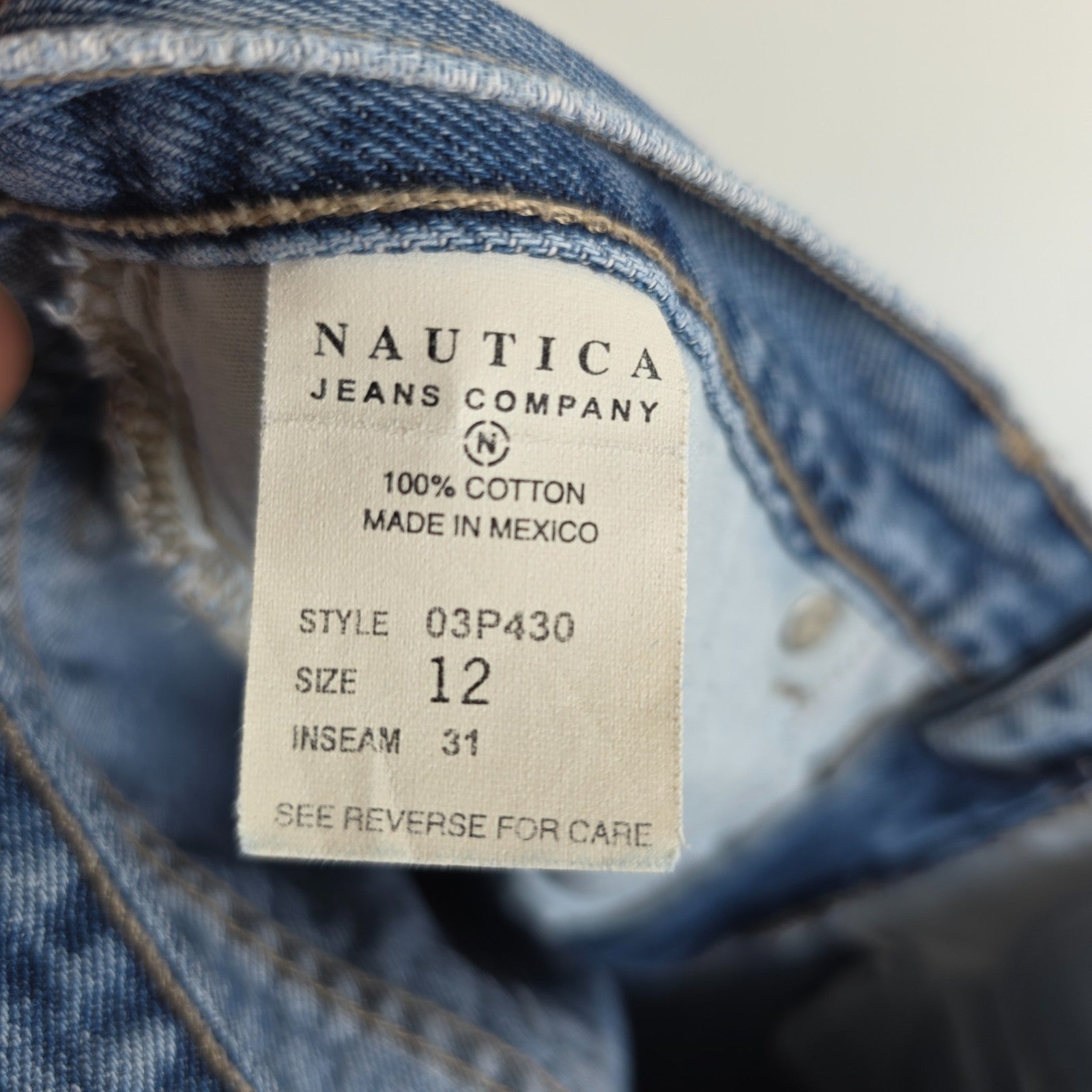 Nautica blue straight jeans 90s style with easy fit and 100% cotton material.
