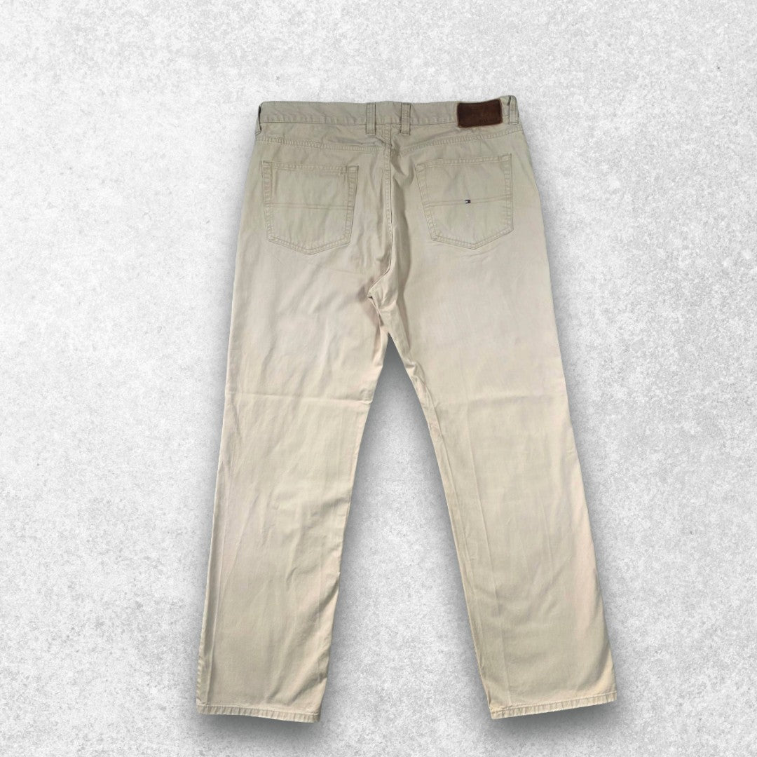 Tommy Hilfiger beige chinos straight leg cotton with classic logo detail.