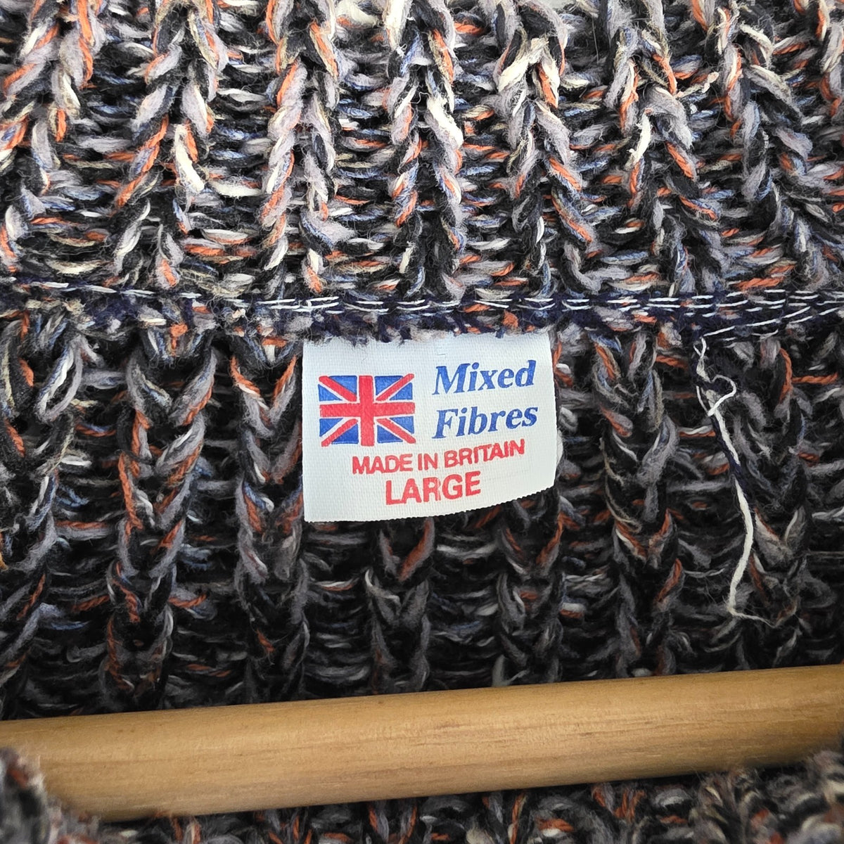 Vintage multicolour chunky knit jumper with textured design and crew neckline.