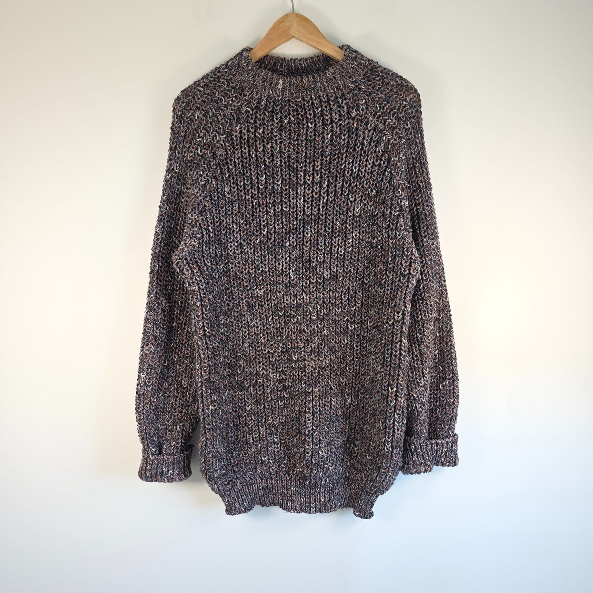 Vintage multicolour chunky knit jumper with textured design and crew neckline.