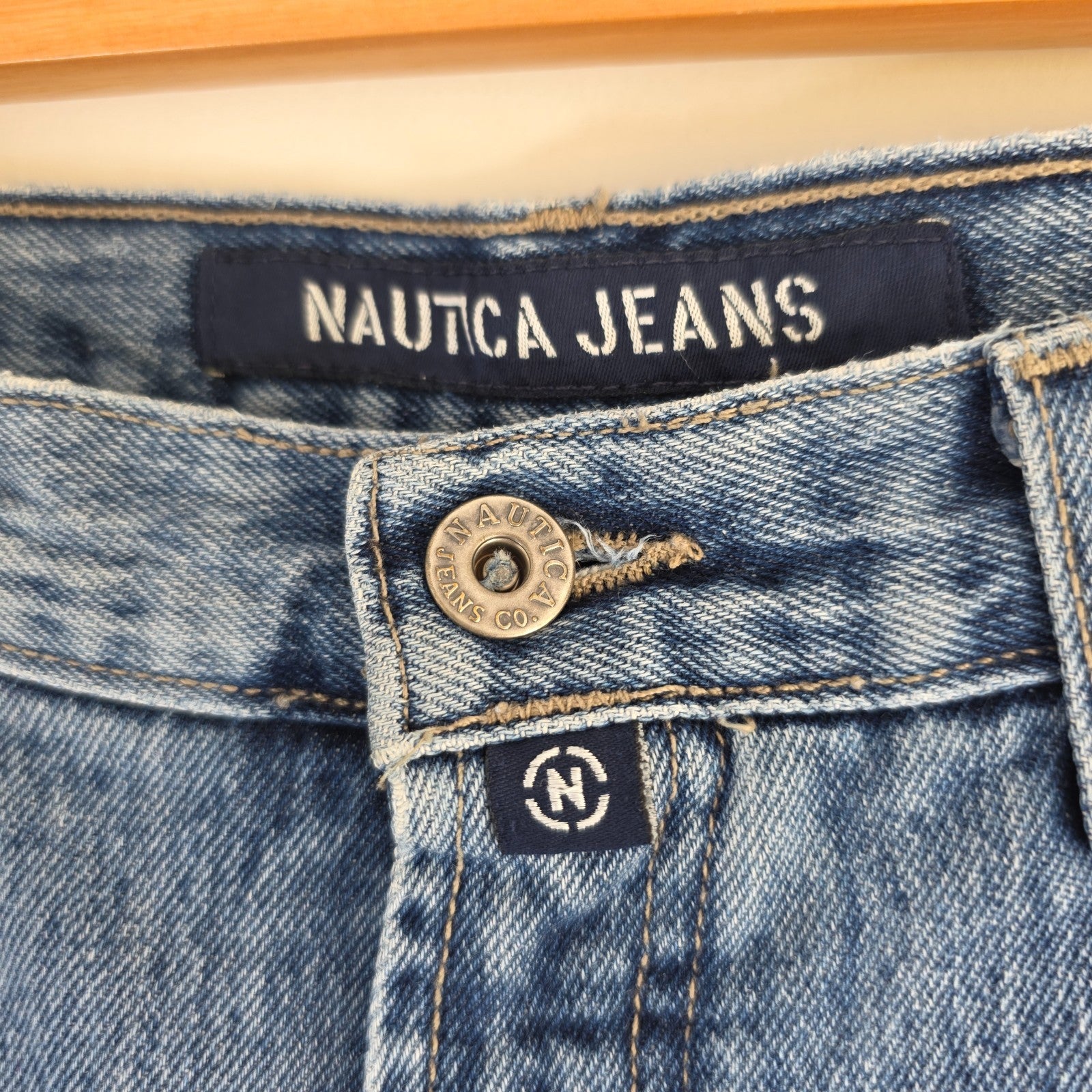 Nautica blue straight jeans 90s style with easy fit and 100% cotton material.