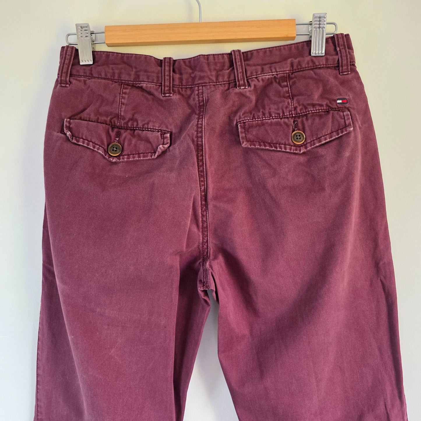 Tommy Hilfiger Chino Trousers W29 L29 Burgundy Red Straight Fit Men's Cotton
