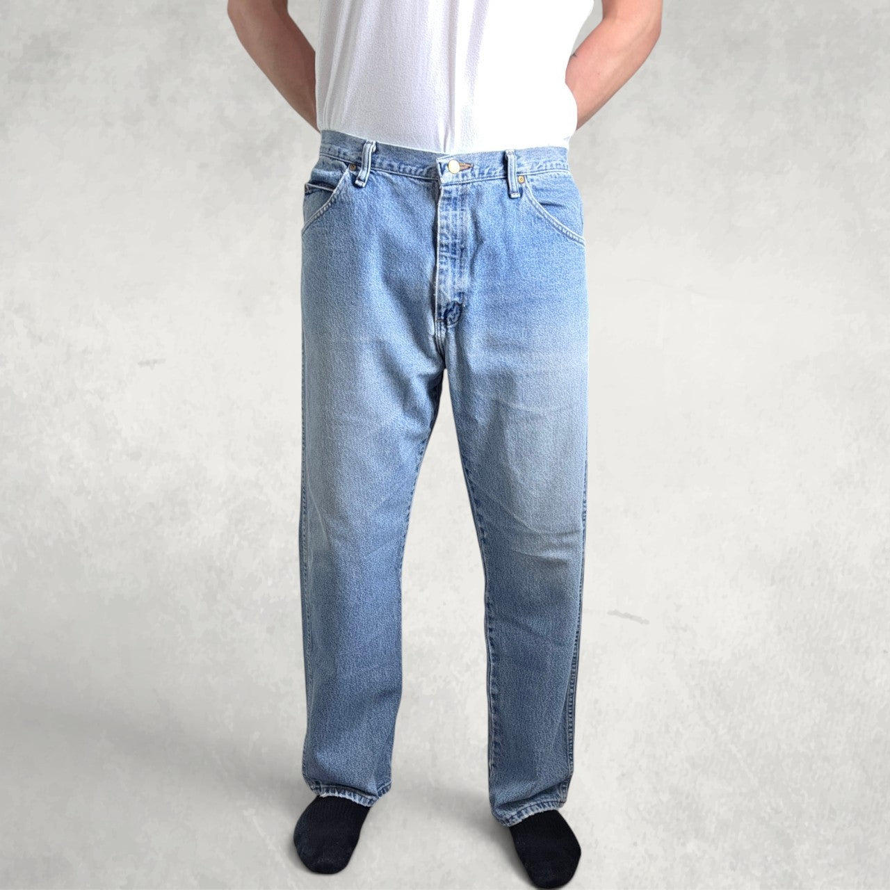 Vintage Wrangler Regular Fit Jeans W37 L30 Light Blue Denim Straight Leg Men's